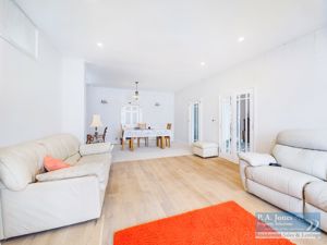 LOUNGE DINING ROOM- click for photo gallery